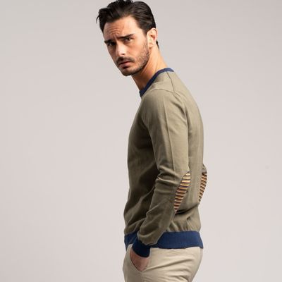 Girocollo uomo in cotone con toppe rigate a contrasto a tre colori